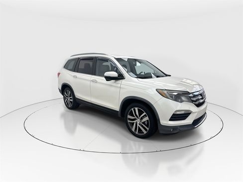 Used 2016 Honda Pilot Touring image 2
