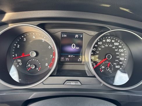 Used 2019 Volkswagen Tiguan SE image 17