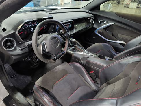 Used 2018 Chevrolet Camaro ZL1 RWD image 7