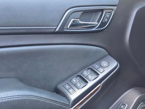 Used 2016 Chevrolet Suburban LT image 11