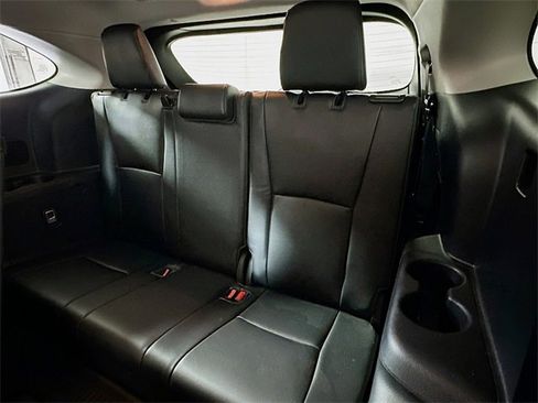 Used 2023 Toyota Highlander XLE image 26