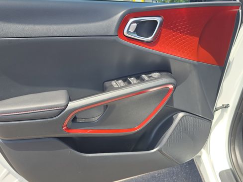 Certified 2025 Kia Soul GT-Line FWD image 17