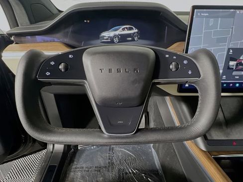 Used 2022 Tesla Model X image 16