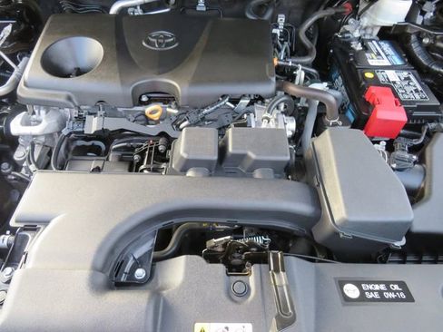 Used 2022 Toyota RAV4 XLE image 36