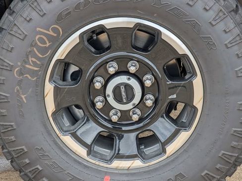 New 2026 Ford F250 Platinum w/ Platinum Plus Package AWD/4WD image 8