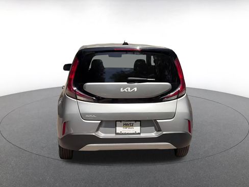 Used 2025 Kia Soul LX w/ LX Technology Package FWD image 12