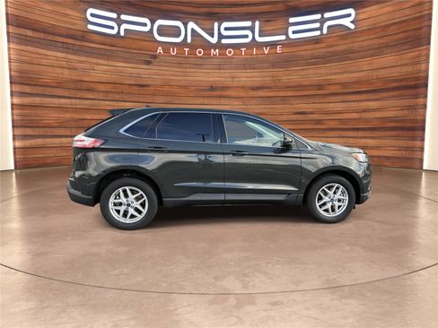 Used 2022 Ford Edge SEL w/ Convenience Package image 6