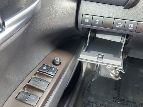 Used 2022 Toyota Camry LE image 33