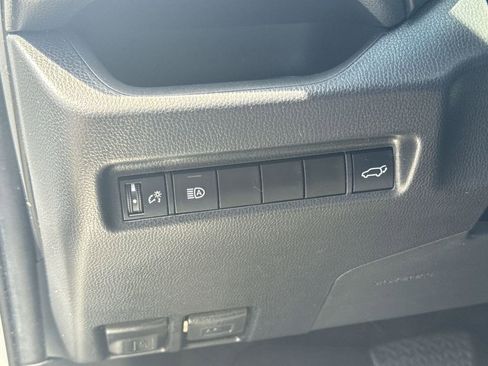 Used 2021 Toyota RAV4 XLE Premium FWD image 12
