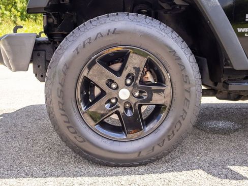 Used 2017 Jeep Wrangler Unlimited Sport w/ Quick Order Package 24S image 34