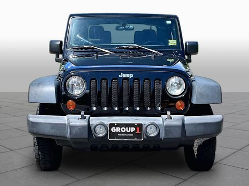 Used 2016 Jeep Wrangler Sport w/ Connectivity Group AWD/4WD image 4