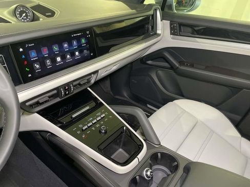 New 2026 Porsche Cayenne E-Hybrid Coupe image 34