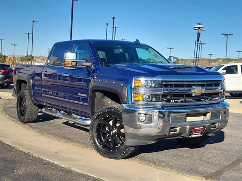 Used 2018 Chevrolet Silverado 2500 LTZ w/ Duramax Plus Package image 3