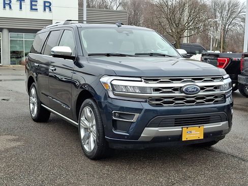 Certified 2024 Ford Expedition Platinum image 2