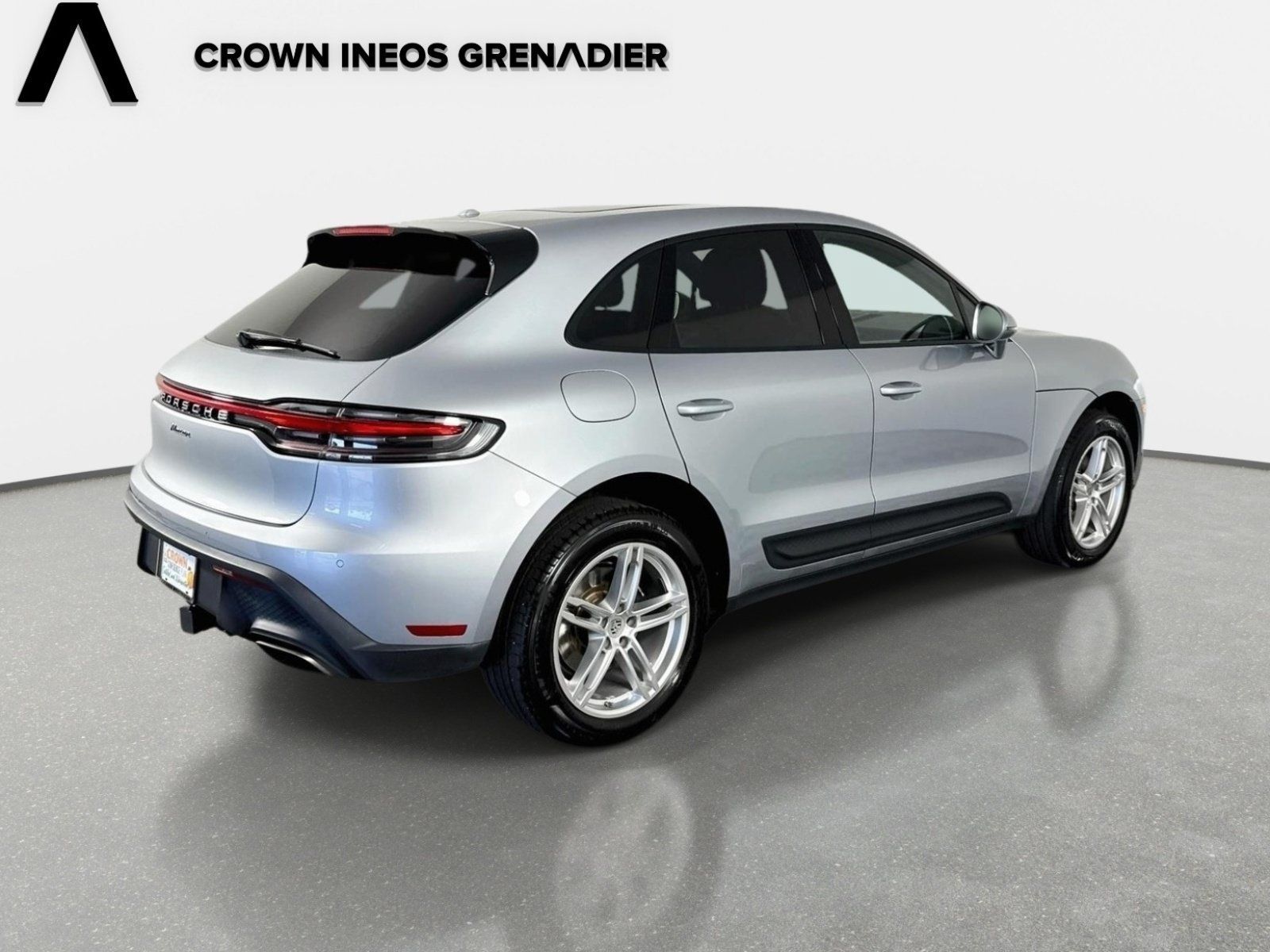 Used 2023 Porsche Macan AWD/4WD image 5