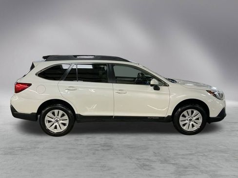 Used 2019 Subaru Outback 2.5i Premium image 6
