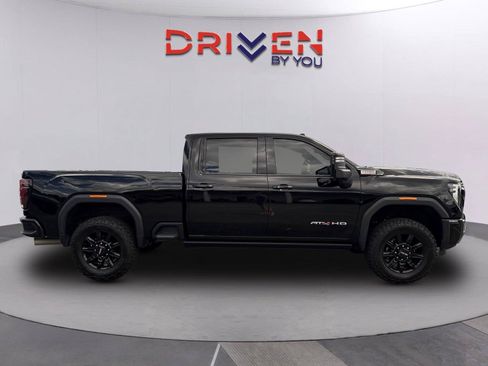 Used 2025 GMC Sierra 3500 AT4 AWD/4WD image 3