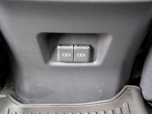 Used 2025 Toyota RAV4 XLE image 17