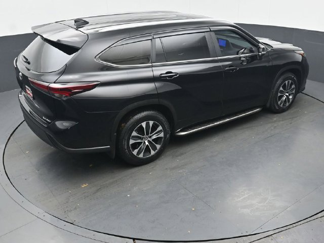 Used 2025 Toyota Highlander XLE AWD/4WD image 42