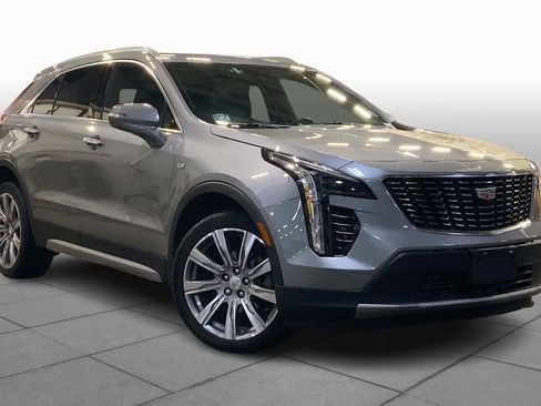 Used 2023 Cadillac XT4 Premium Luxury image 3