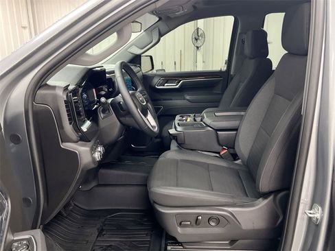 Certified 2025 GMC Sierra 1500 Elevation image 18