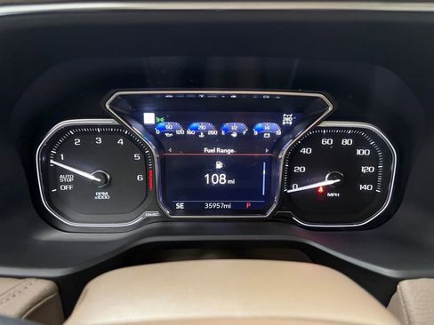 Used 2021 GMC Yukon Denali w/ Advanced Technology Package AWD/4WD image 23