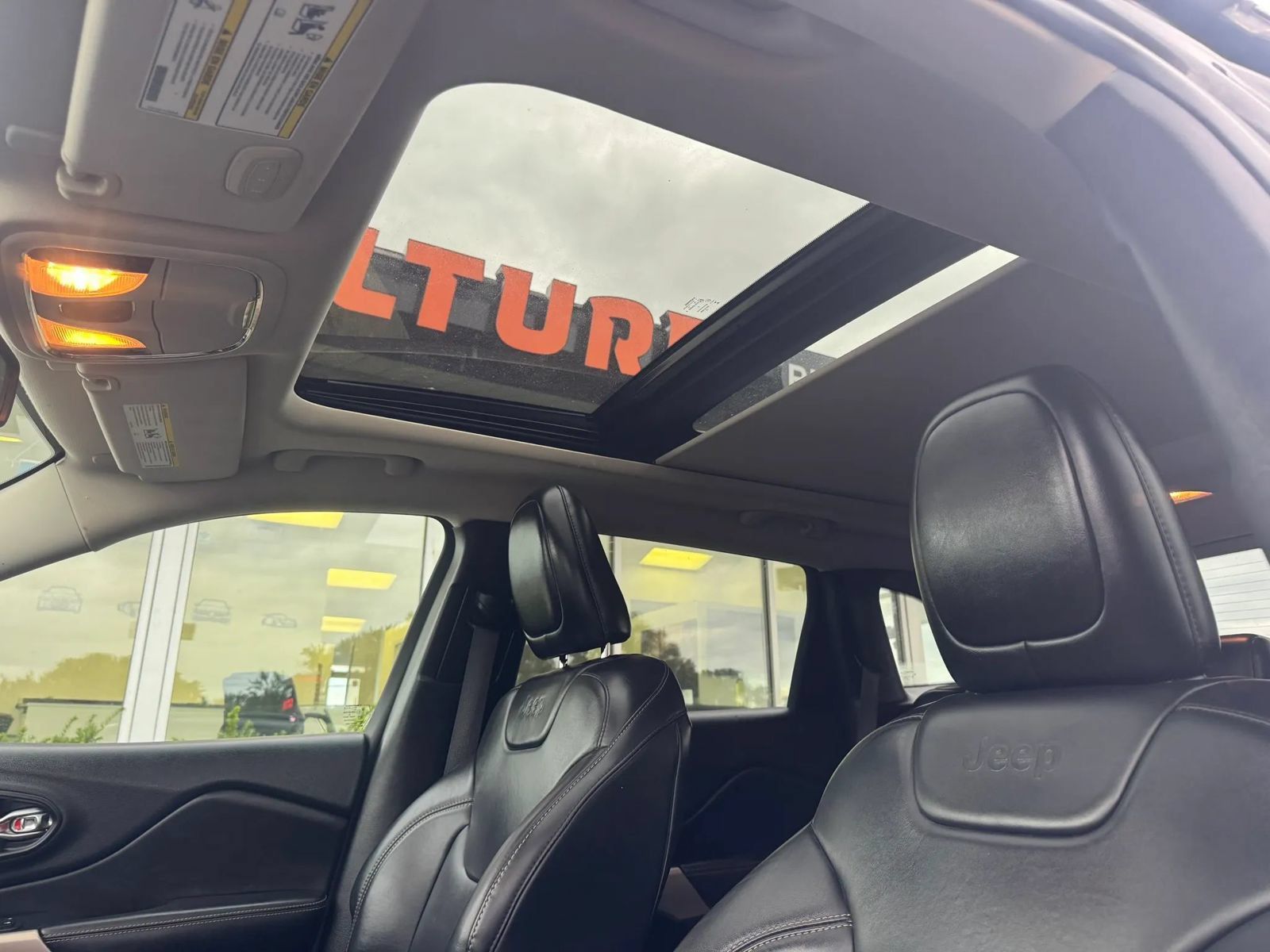 Used 2017 Jeep Cherokee High Altitude AWD/4WD image 21