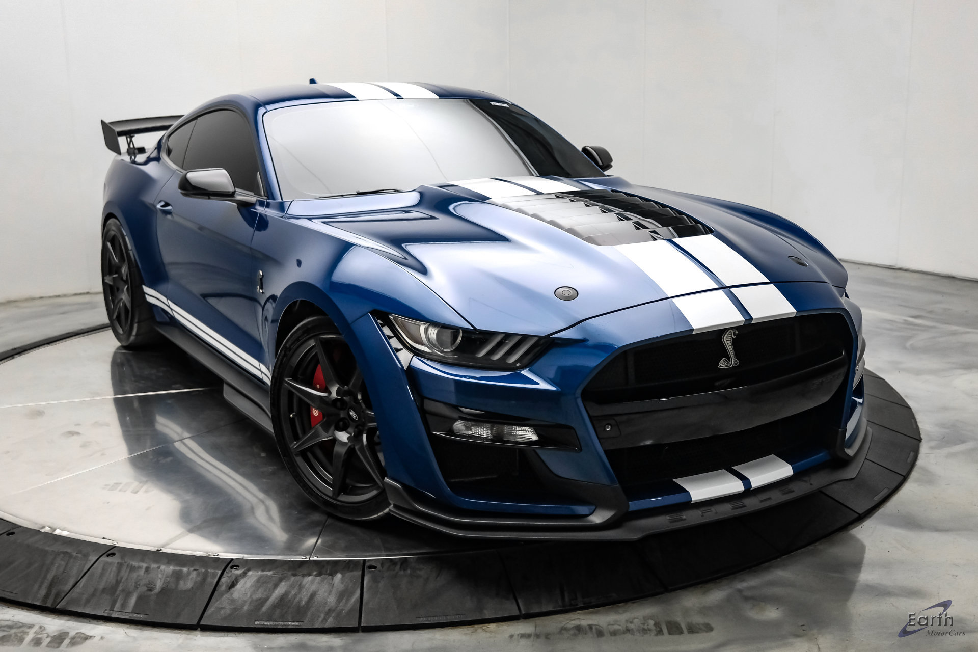 Used 2022 Ford Mustang Shelby GT500 w/ Carbon Fiber Track Pack RWD image 29