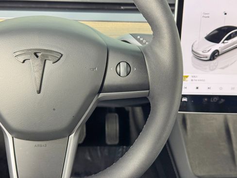 Used 2022 Tesla Model 3 image 19