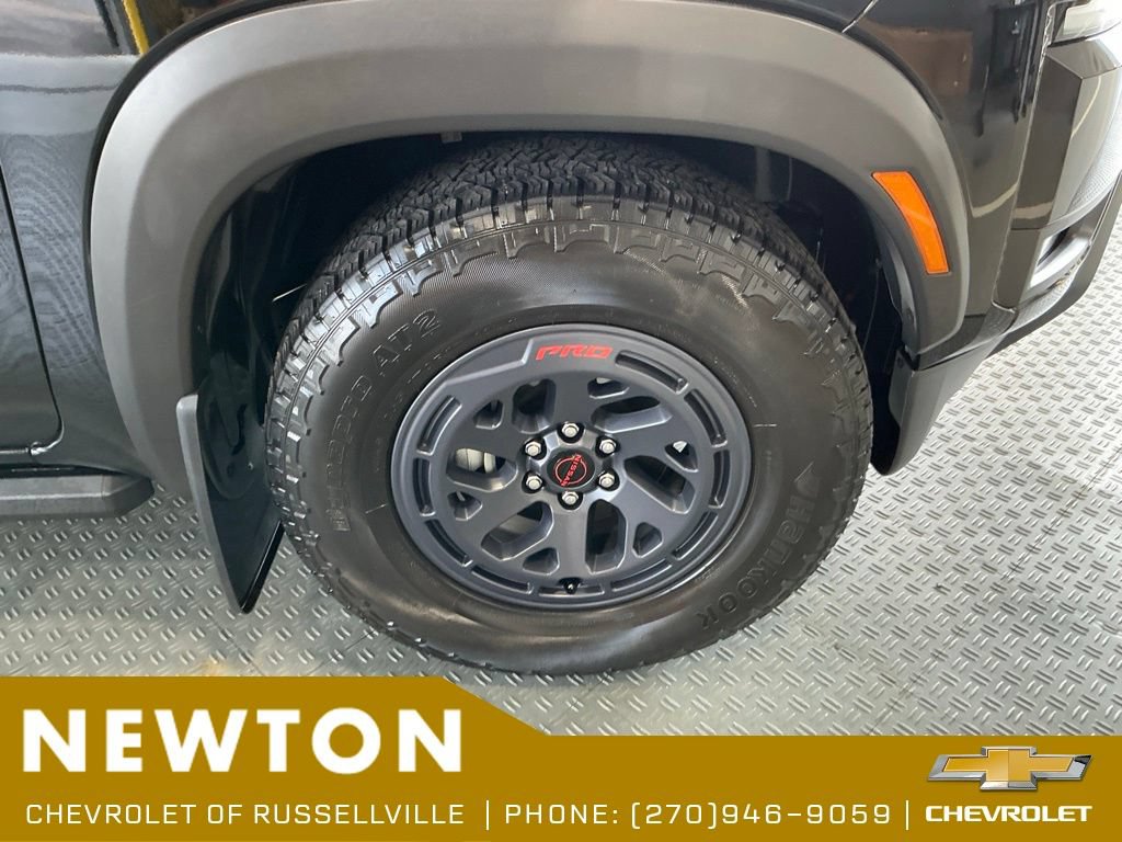 Used 2025 Nissan Frontier 2WD Crew Cab image 53