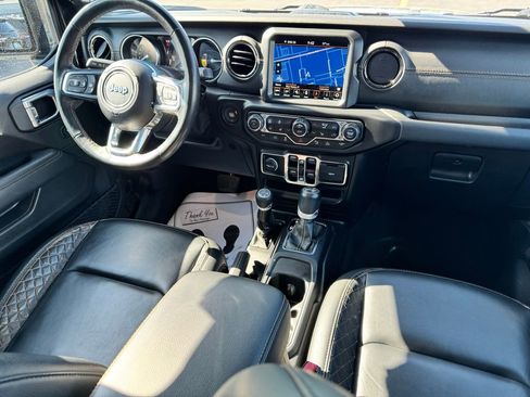 Used 2022 Jeep Wrangler Unlimited Sahara AWD/4WD image 14