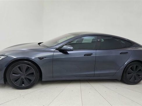 Used 2025 Tesla Model S image 3