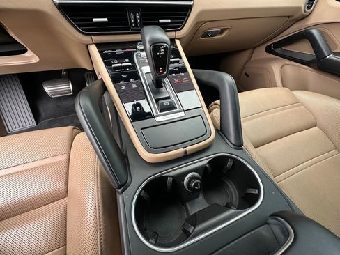 Certified 2023 Porsche Cayenne S AWD/4WD image 32