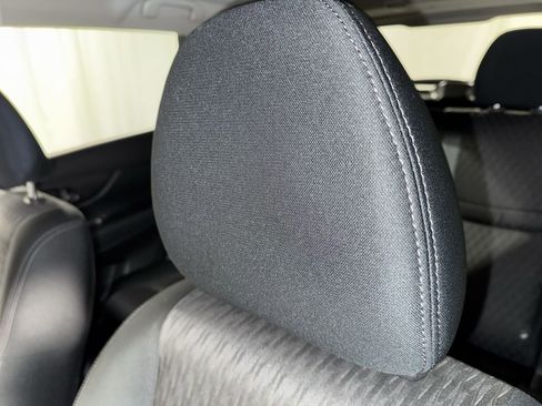 Used 2020 Nissan Rogue SV image 18