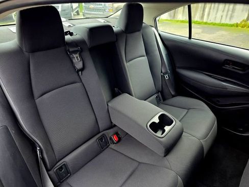 Used 2023 Toyota Corolla LE image 31