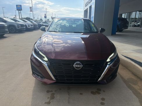 Used 2025 Nissan Altima 2.5 SV FWD image 10