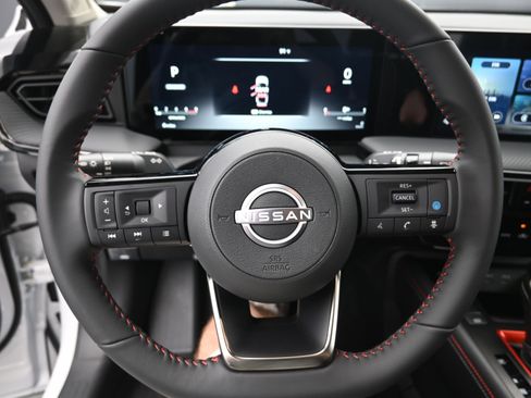 New 2025 Nissan Kicks SR image 14