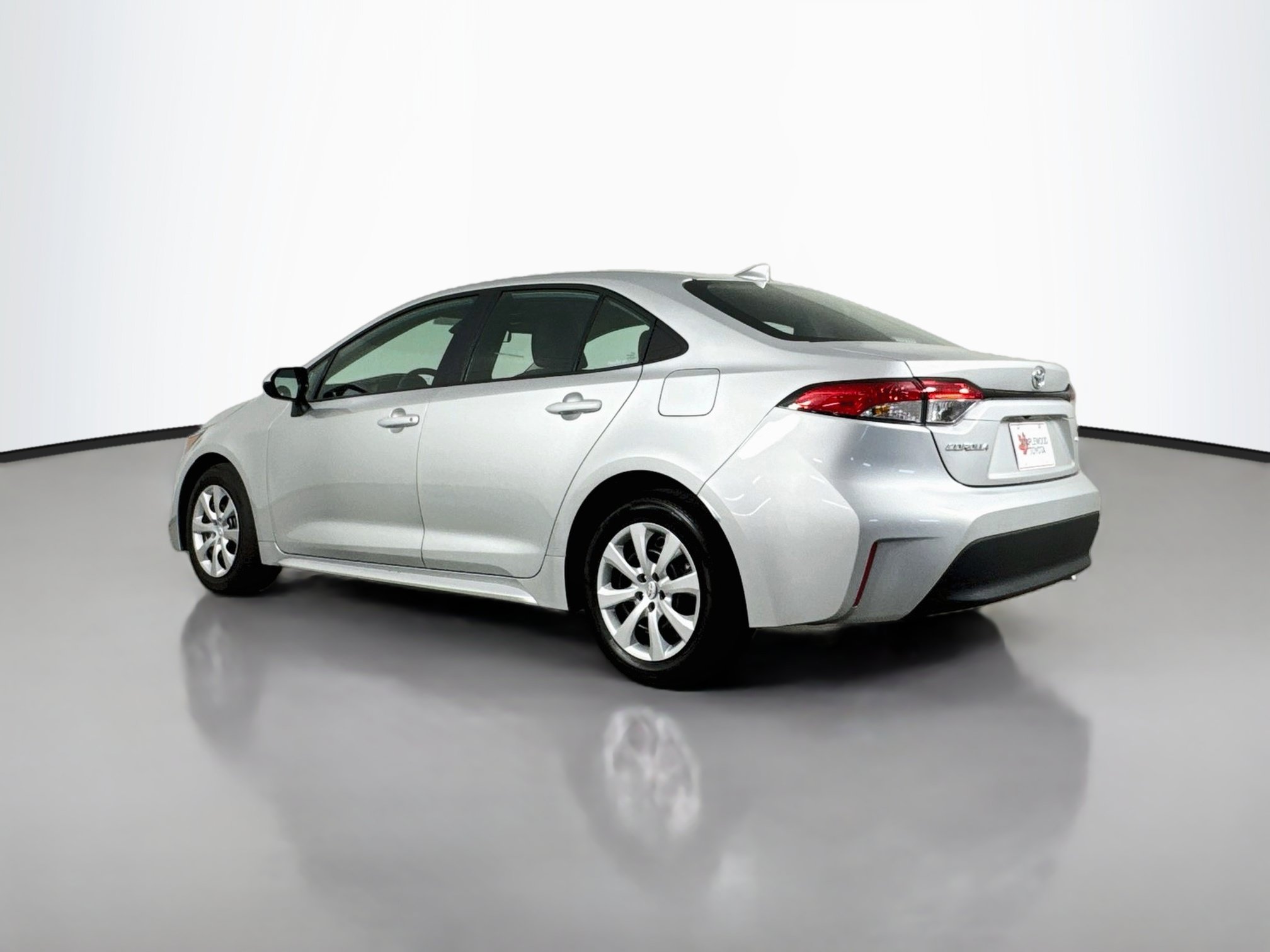 Certified 2026 Toyota Corolla LE FWD image 5