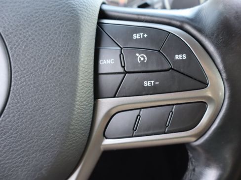 Used 2020 Jeep Cherokee Limited FWD image 20
