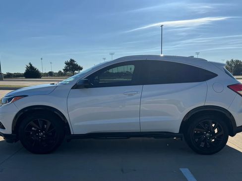 Used 2022 Honda HR-V Sport image 10