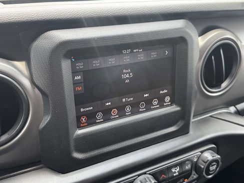 Used 2022 Jeep Wrangler Unlimited Sport AWD/4WD image 16