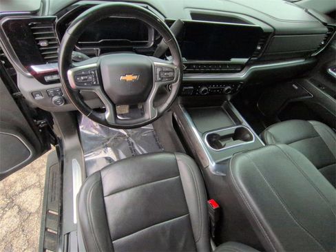 Used 2024 Chevrolet Silverado 2500 LTZ w/ LTZ Premium Package image 10