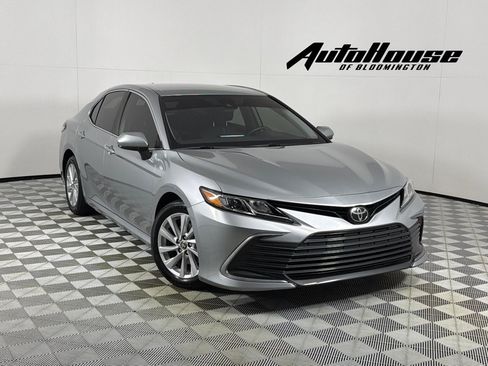 Used 2022 Toyota Camry LE FWD image 1