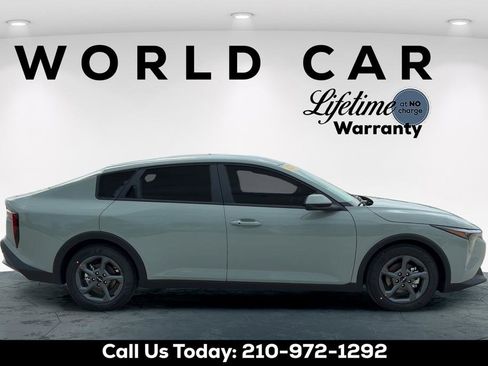 New 2026 Kia K4 FWD image 8
