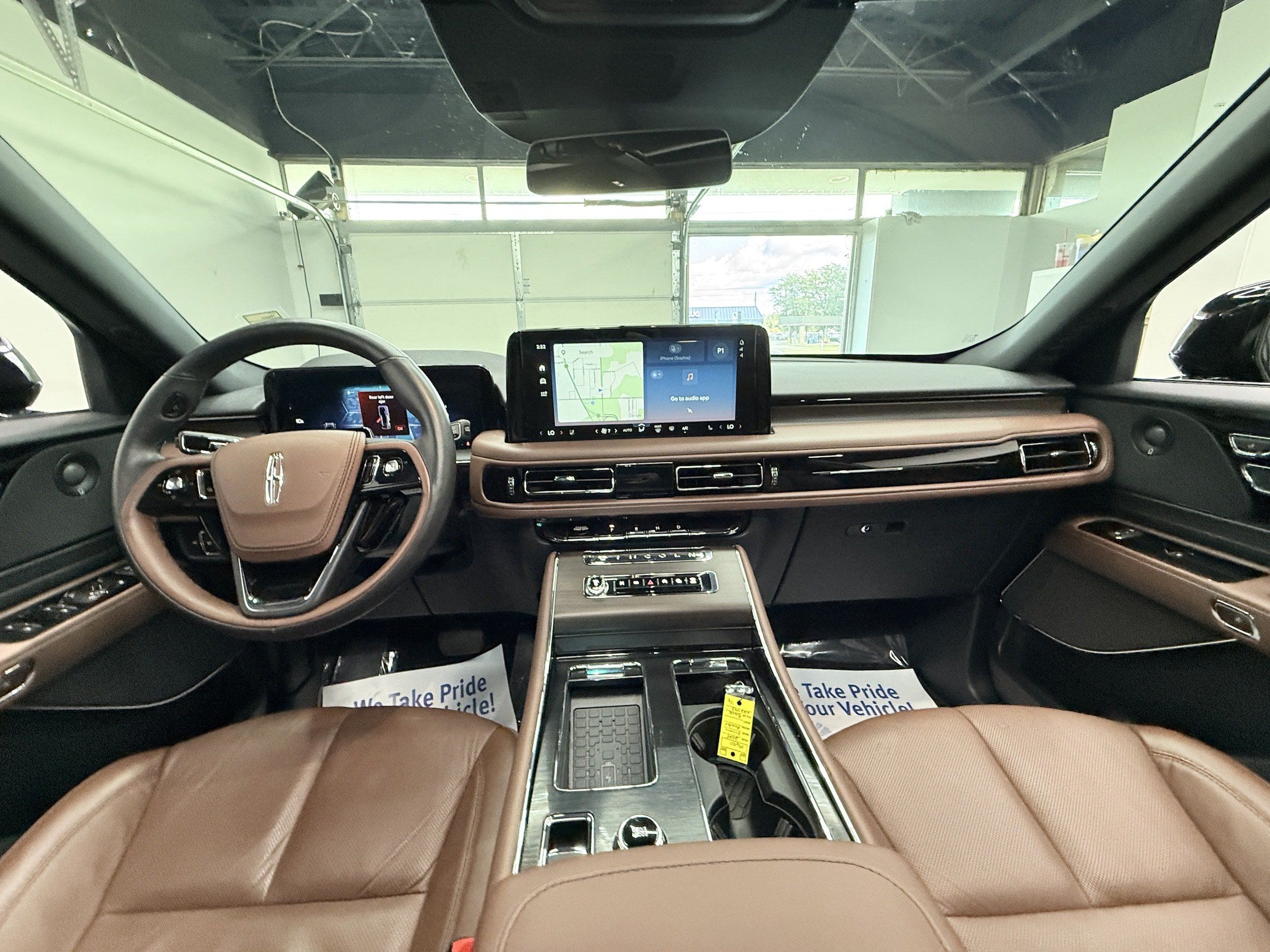 Used 2025 Lincoln Aviator Reserve w/ Equipment Group 201A AWD/4WD image 13