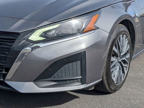 Used 2024 Nissan Altima 2.5 SV image 2