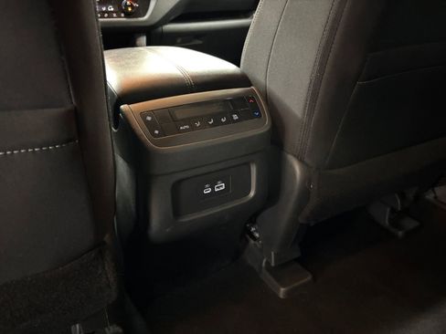 Used 2025 Nissan Pathfinder SV image 24