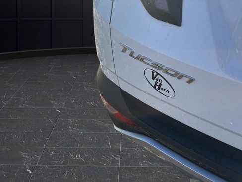 Used 2024 Hyundai Tucson Limited image 34