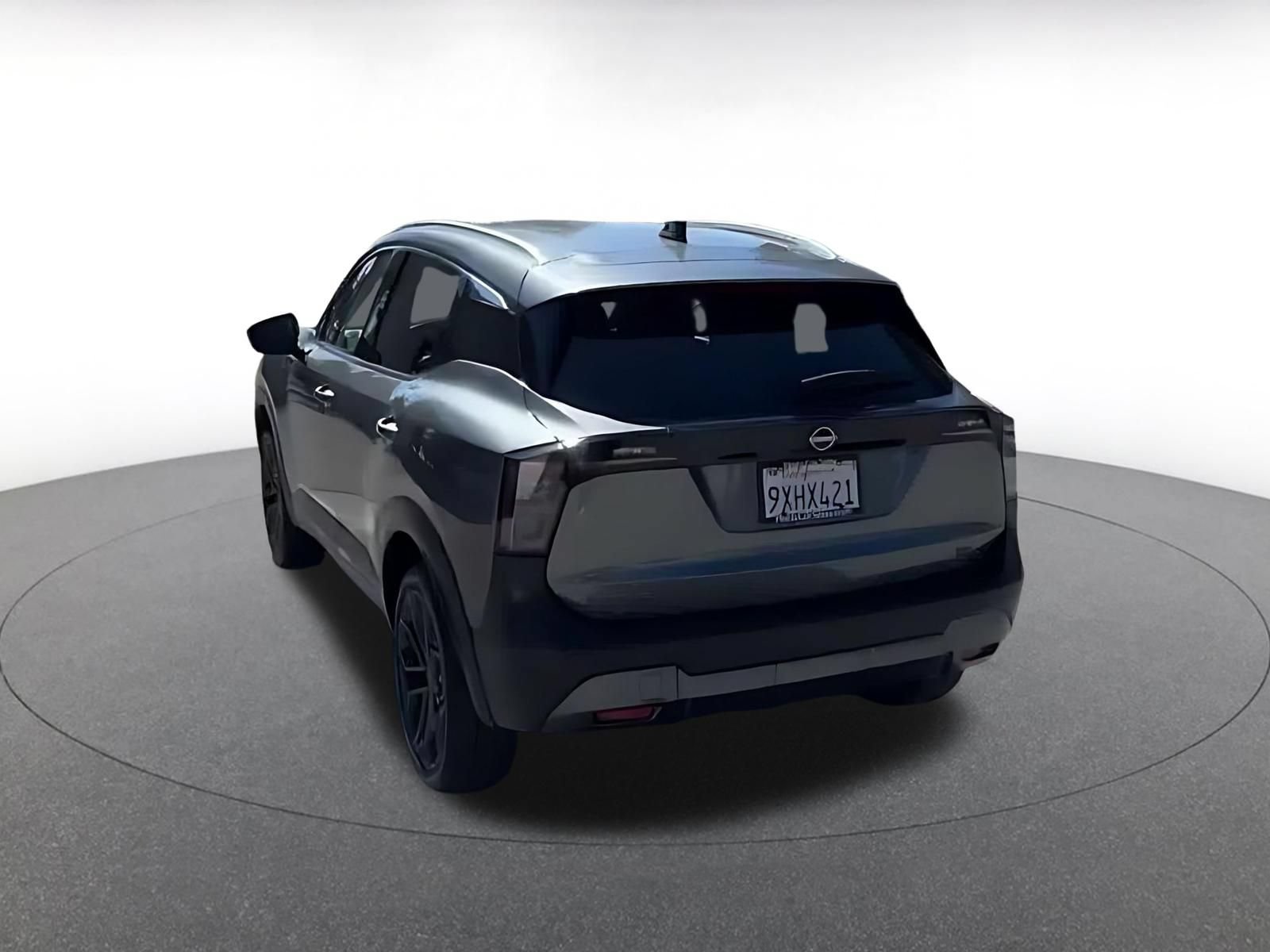 Used 2026 Nissan Kicks SR FWD image 4
