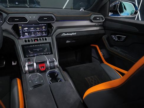 Used 2024 Lamborghini Urus Performante AWD/4WD image 60